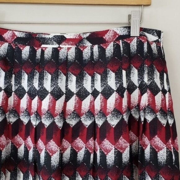 LOFT | Red Black Cream Petite Geometric Pleated Skirt Size 12P - Picture 3 of 4